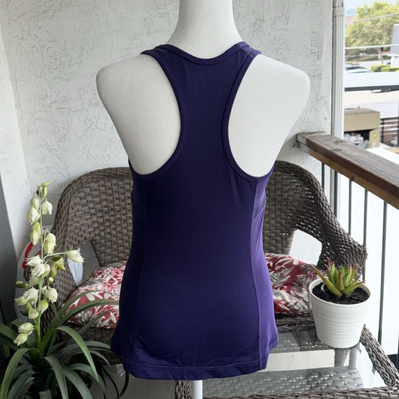 Nike Racerback Tank Tops W/ Built In Bra Bundle of Two Sze Medium - Picture 6 of 15